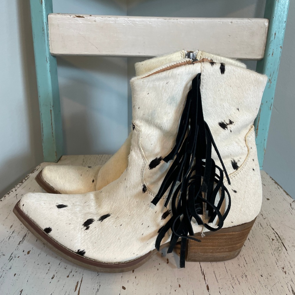 Dingo White Cow Print Calf Hair Fringe Western Ankle Boots Womens 8M Hair We Go